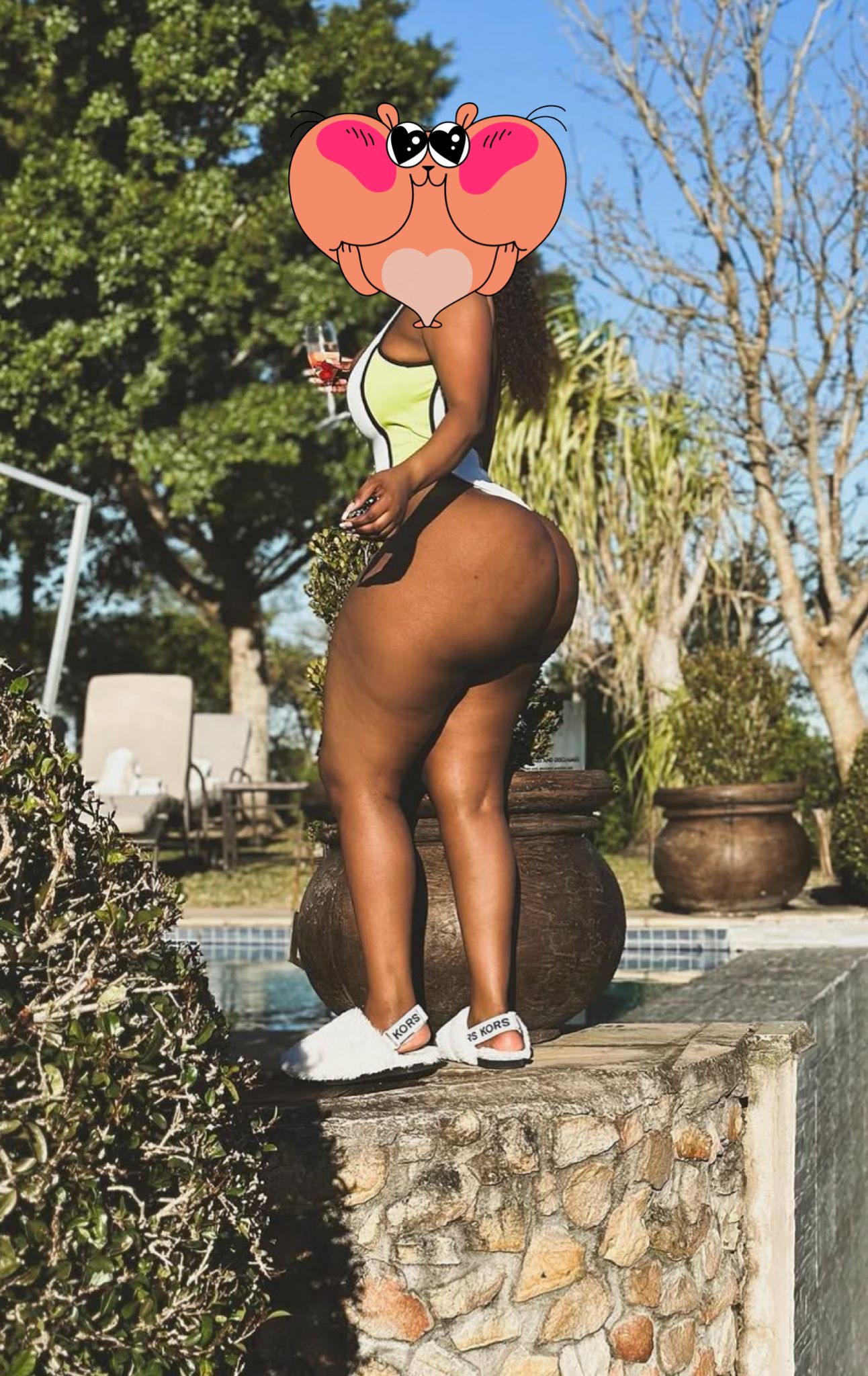 גני- נתניה- אפריקאית תיירת בת 35