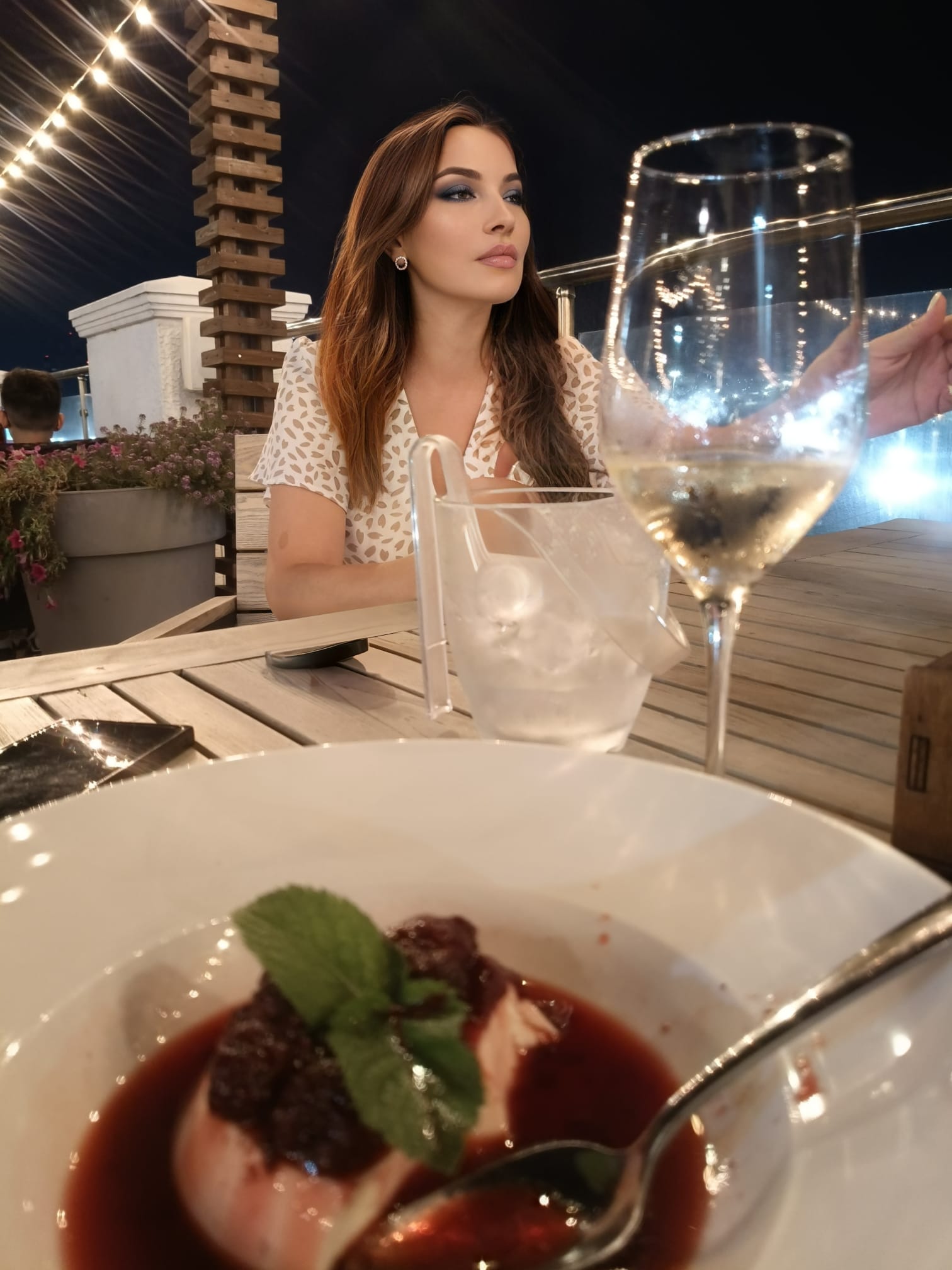 לילי חדשה – תל אביב בת 29 כוסית מטפלת בלתי נשכחת