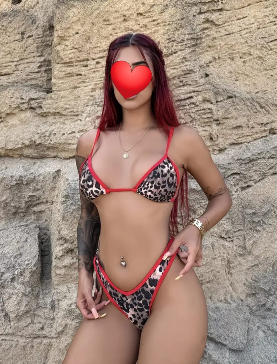 מאיה חדשה – בבת ים אישה דוגמנית