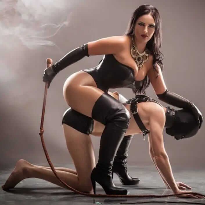 מלכת סאדו BDSM – בראשון לציון מטפלת מקצוענית